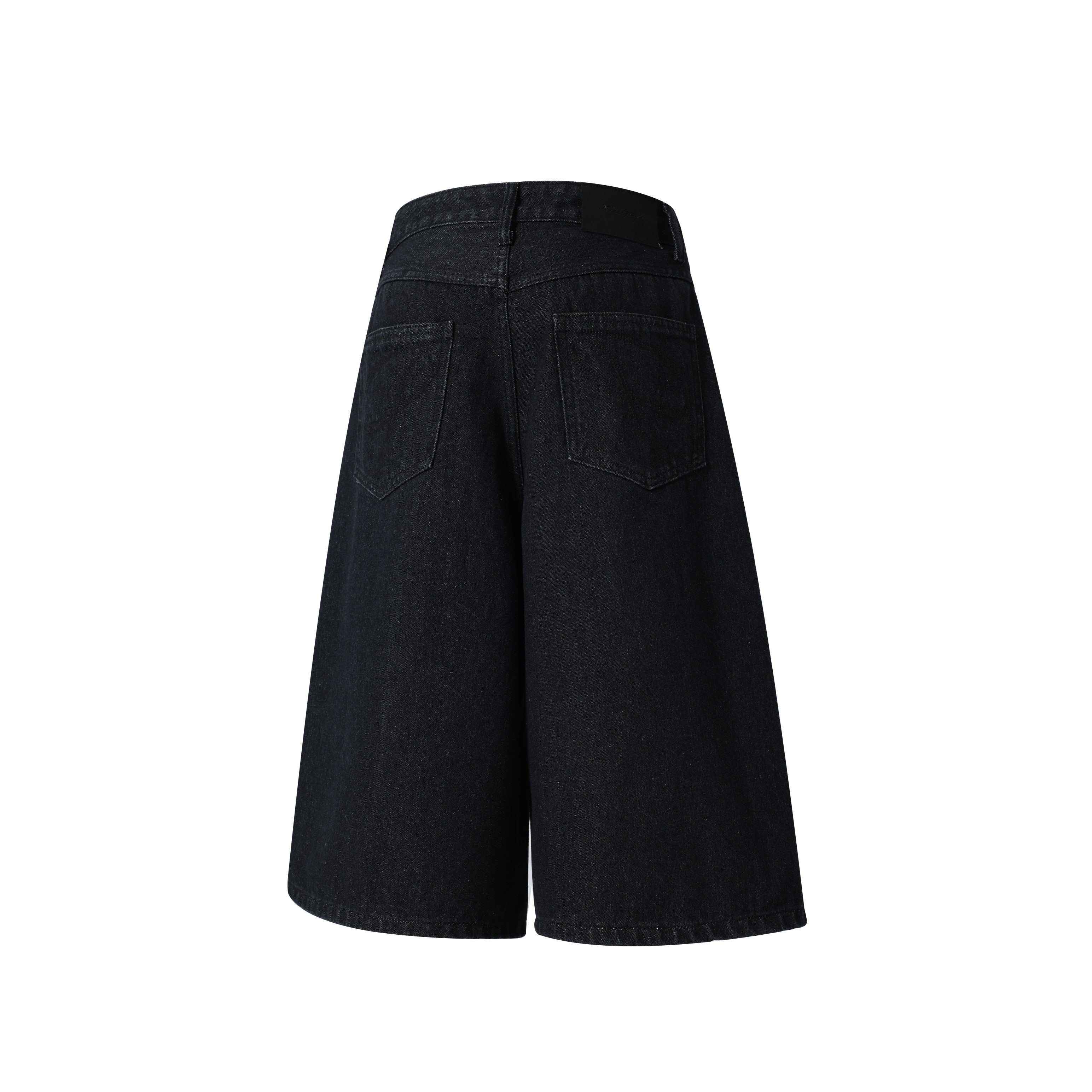 CapCabin “Arc Button Wide Denim Shorts”